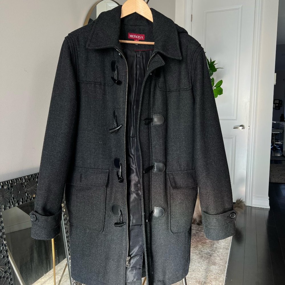 Merona Men's Medium Grey Coat: A Timeless Essential!